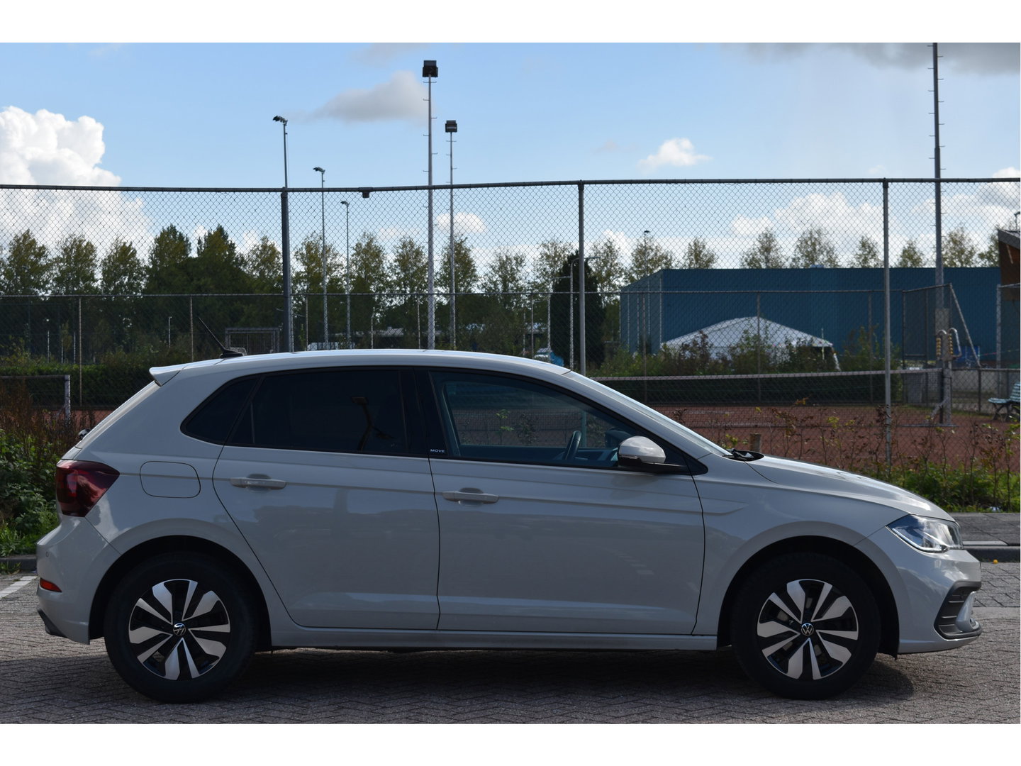Volkswagen Polo 1.0 TSI Life Move 95 pk Ascot grey | Virtual cockpit | Carplay/Androidauto | DAB | Stoelverwarming | Climate Control | LED | LM-Velgen