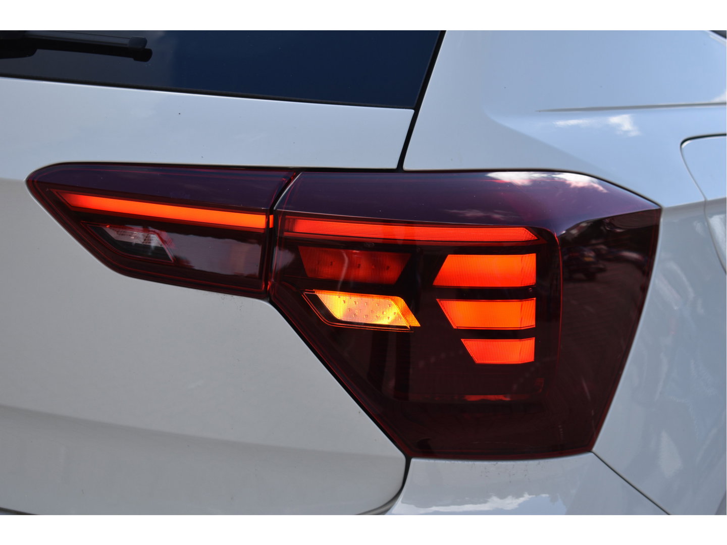 Volkswagen Polo 1.0 TSI Life Move 95 pk Ascot grey | Virtual cockpit | Carplay/Androidauto | DAB | Stoelverwarming | Climate Control | LED | LM-Velgen