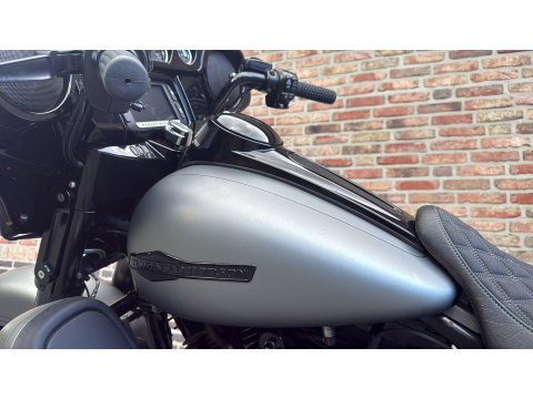 Harley Davidson 103 FLHX Streetglide 21'' Street Glide  Vance & Hines mat grijs blackout FLHTK
