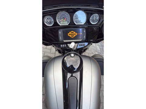 Harley Davidson 103 FLHX Streetglide 21'' Street Glide  Vance & Hines mat grijs blackout FLHTK