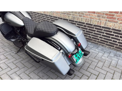Harley Davidson 103 FLHX Streetglide 21'' Street Glide  Vance & Hines mat grijs blackout FLHTK