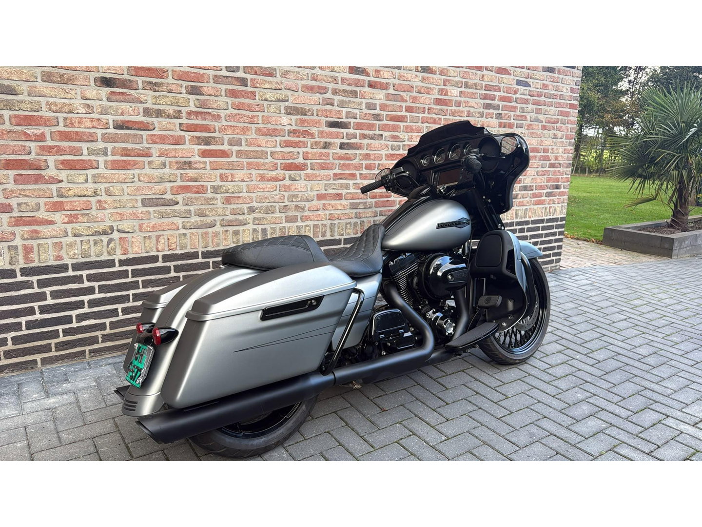 Harley Davidson 103 FLHX Streetglide 21'' Street Glide  Vance & Hines mat grijs blackout FLHTK