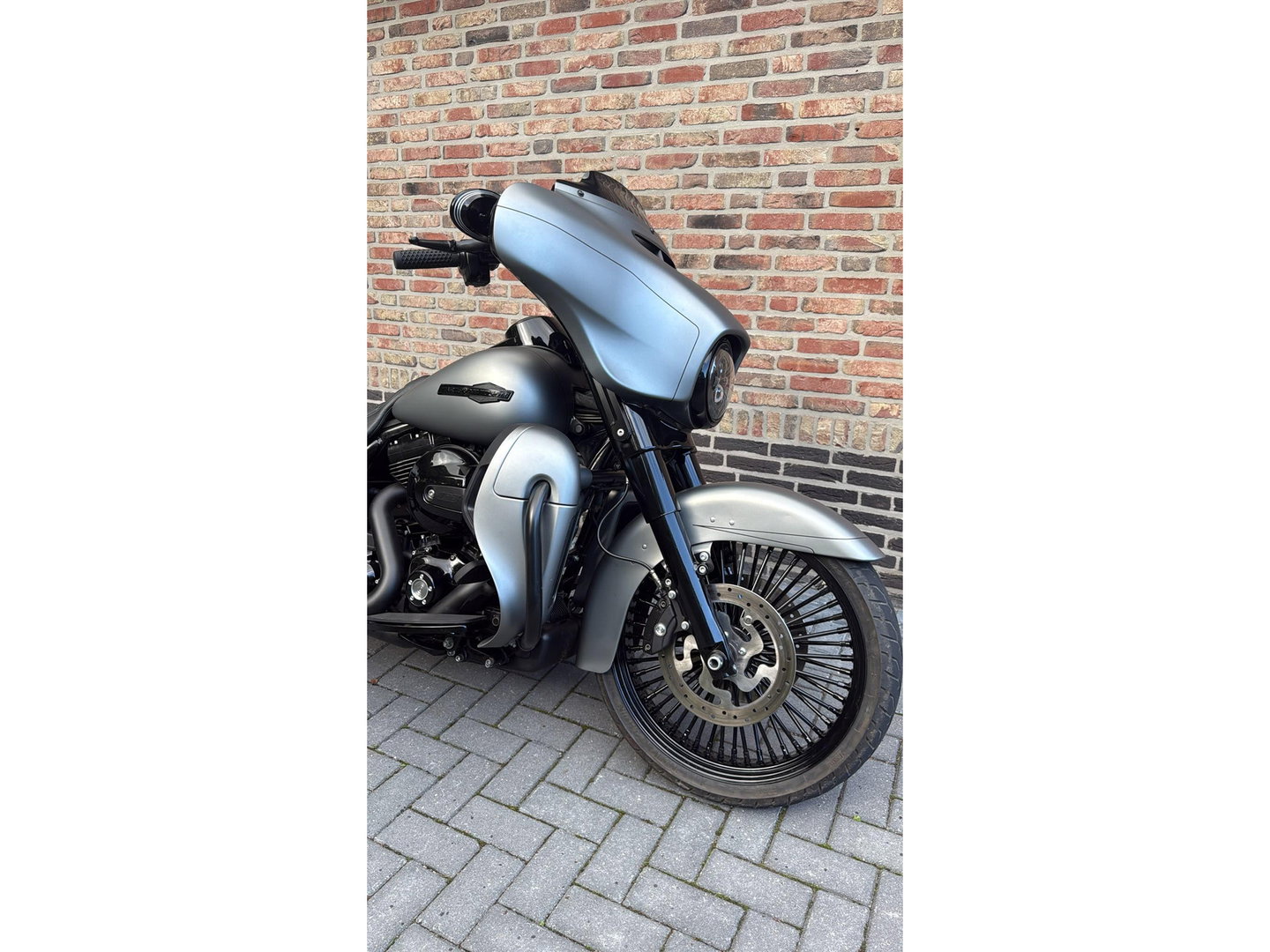 Harley Davidson 103 FLHX Streetglide 21'' Street Glide  Vance & Hines mat grijs blackout FLHTK