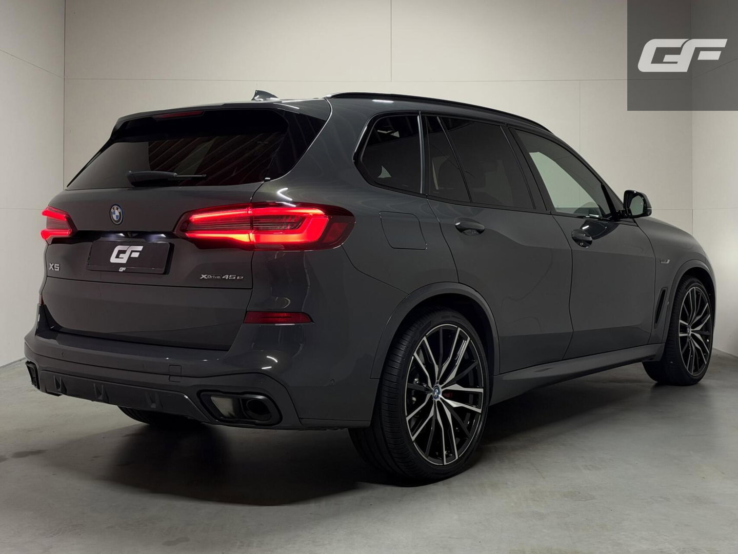 BMW X5 xDrive45e M-Sport Individual Dravitgrau Pano Laser 360º HUD Trekh.