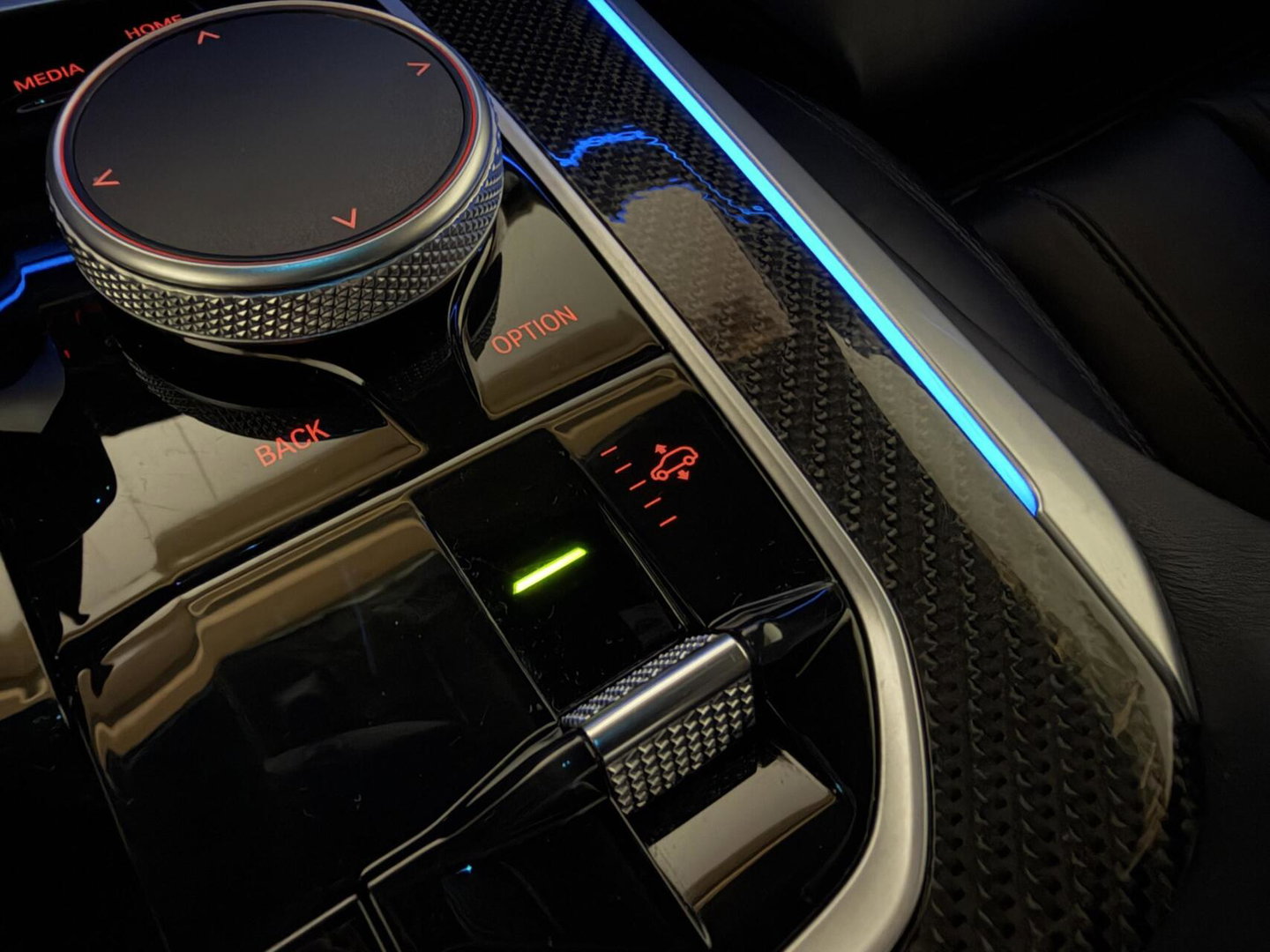 BMW X5 xDrive45e M-Sport Individual Dravitgrau Pano Laser 360º HUD Trekh.