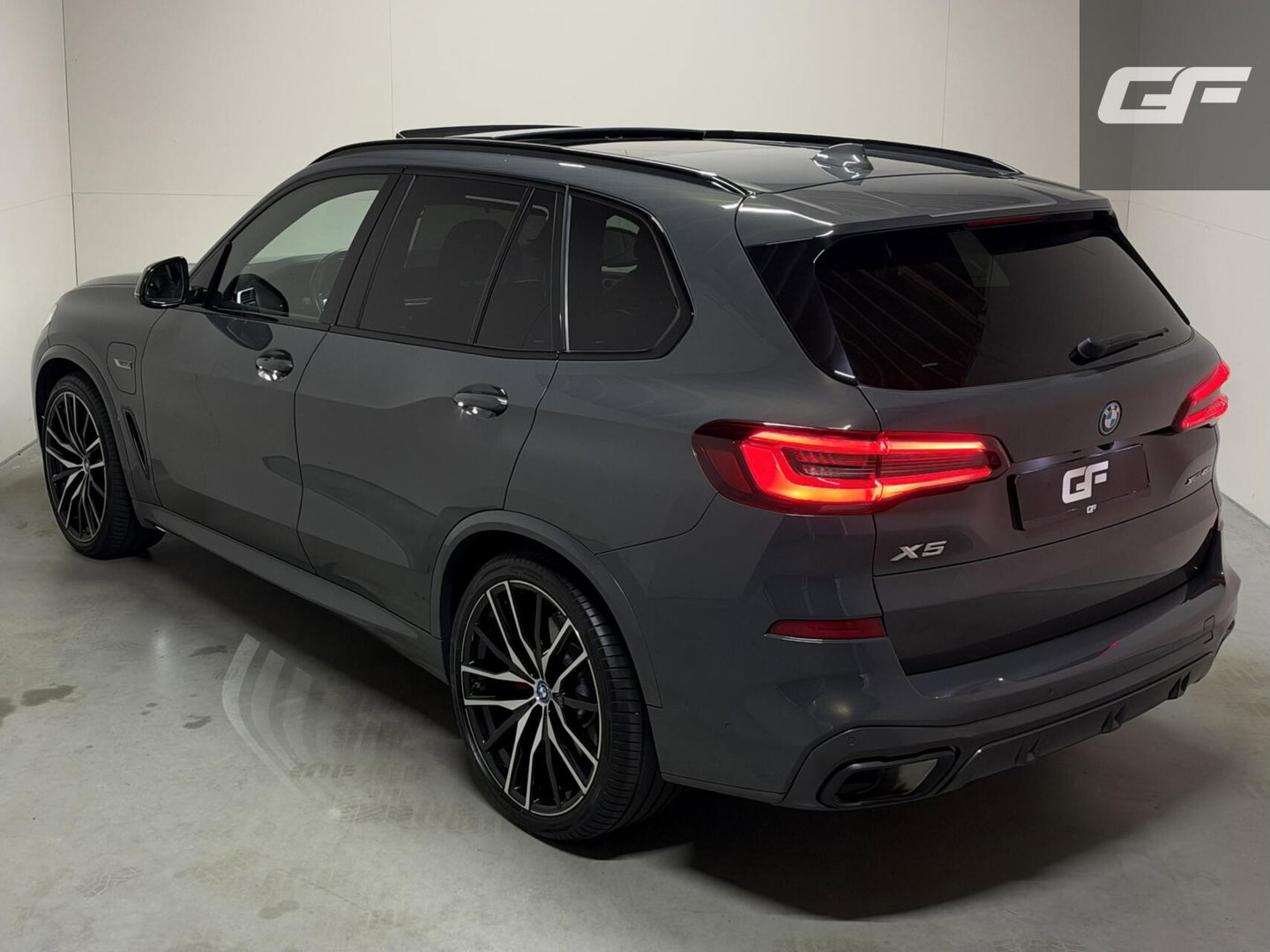BMW X5 xDrive45e M-Sport Individual Dravitgrau Pano Laser 360º HUD Trekh.
