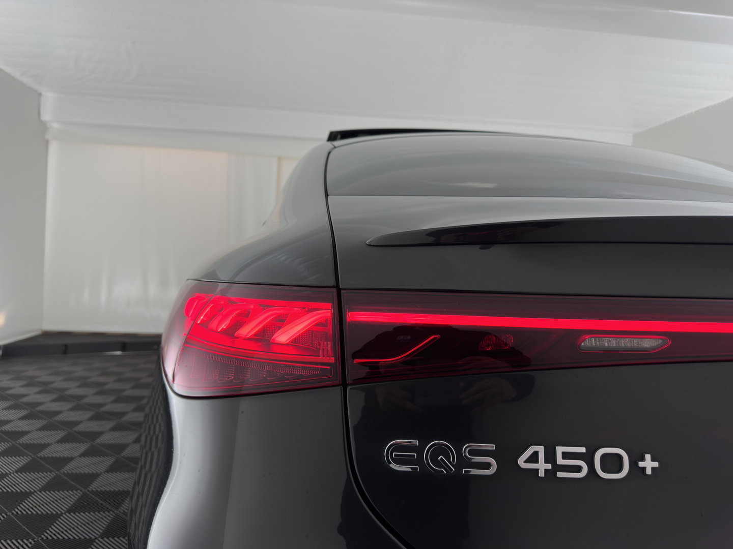 Mercedes-Benz EQS 450+ Luxury Line 108 kWh (3-Fase-22kW) (INCL-BTW) Aut. *PANO | HEAD-UP | LEATHER | FULL-LED | BURMESTER | MEMORY-PACK | ADAPTIVE-CRUISE | BLIND-SPOT | TOP-VIEW | HEATED-COMFORTSEATS | DIGI-COCKPIT | AMBIENT-LIGHT | 20''ALU*