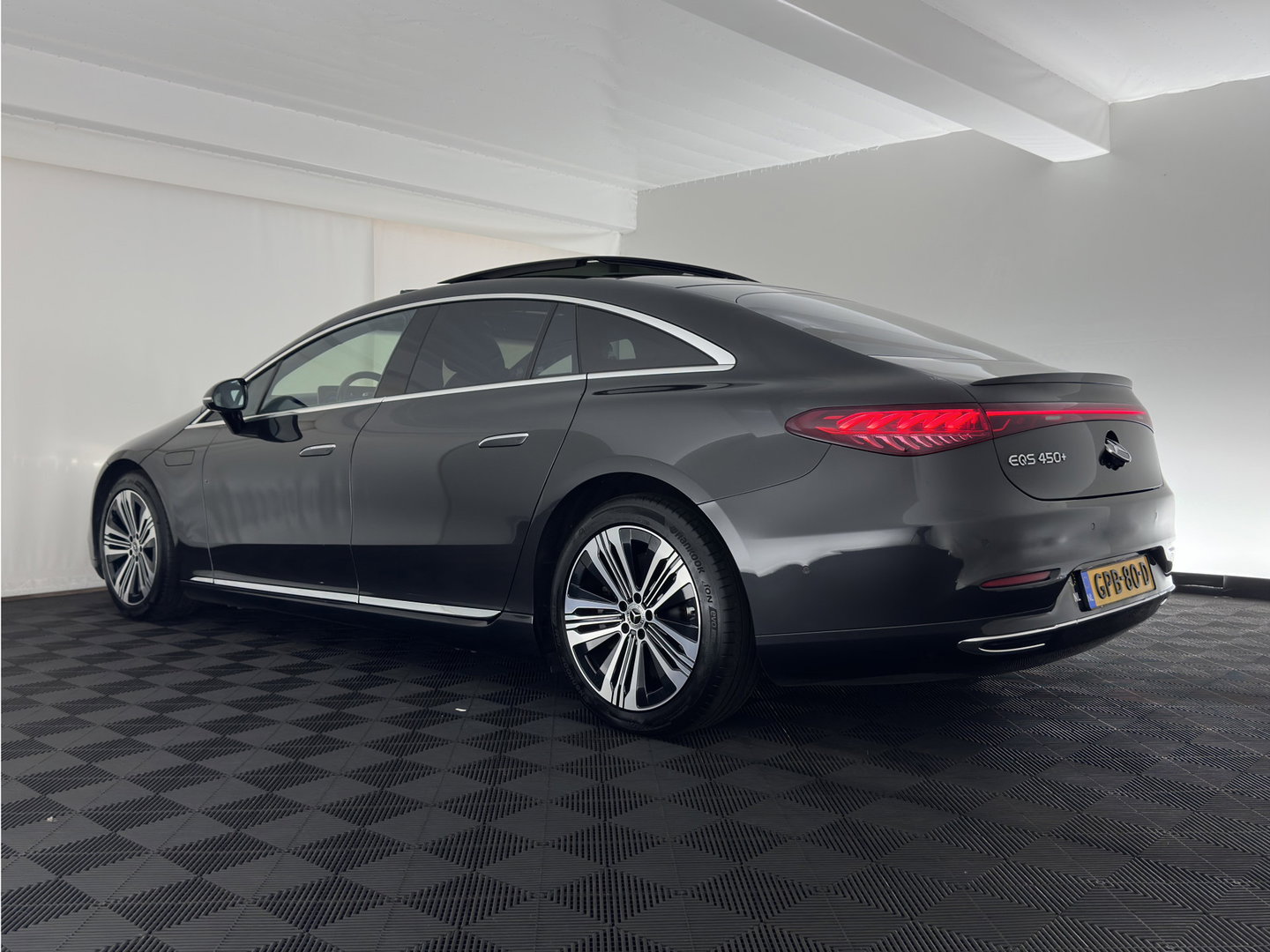 Mercedes-Benz EQS 450+ Luxury Line 108 kWh (3-Fase-22kW) (INCL-BTW) Aut. *PANO | HEAD-UP | LEATHER | FULL-LED | BURMESTER | MEMORY-PACK | ADAPTIVE-CRUISE | BLIND-SPOT | TOP-VIEW | HEATED-COMFORTSEATS | DIGI-COCKPIT | AMBIENT-LIGHT | 20''ALU*