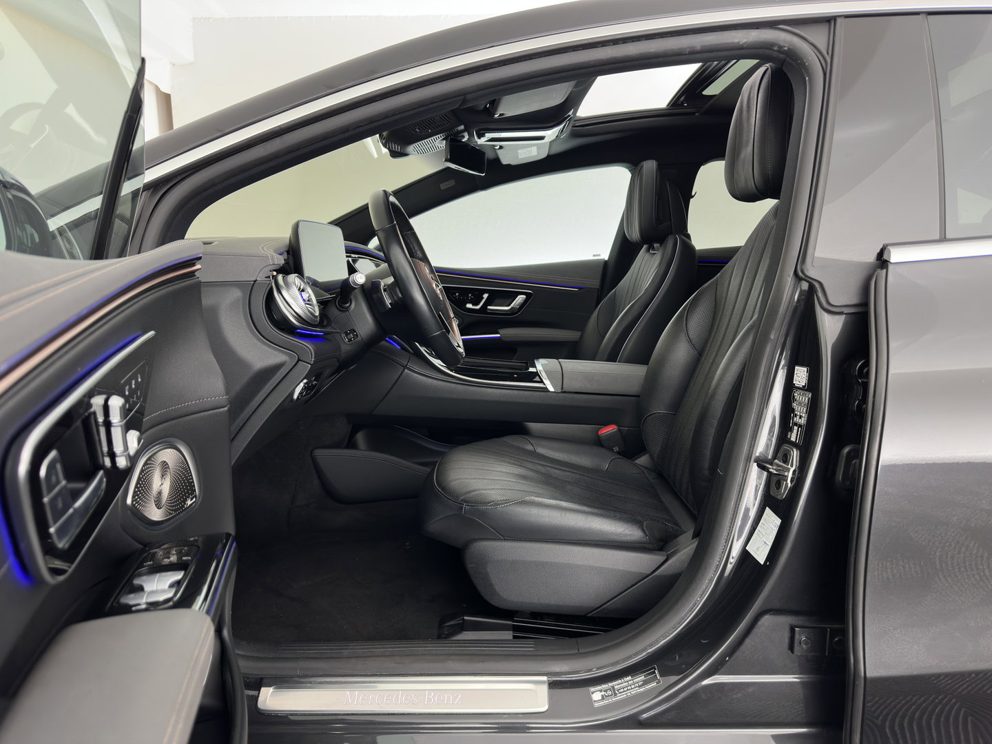 Mercedes-Benz EQS 450+ Luxury Line 108 kWh (3-Fase-22kW) (INCL-BTW) Aut. *PANO | HEAD-UP | LEATHER | FULL-LED | BURMESTER | MEMORY-PACK | ADAPTIVE-CRUISE | BLIND-SPOT | TOP-VIEW | HEATED-COMFORTSEATS | DIGI-COCKPIT | AMBIENT-LIGHT | 20''ALU*