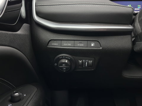 Jeep Compass 4xe 190 Plug-in Hybrid Electric Limited Lease Ed. (INCL-BTW) *LEATHER-FABRIC | FULL-LED | ADAPTIVE-CRUISE | CAMERA | CARPLAY | BLIND-SPOT | KEYLESS | DAB+ | DIGI-COCKPIT | PRIVACY-GLASS | COMFORT-SEATS | 19''ALU | TOWBAR*