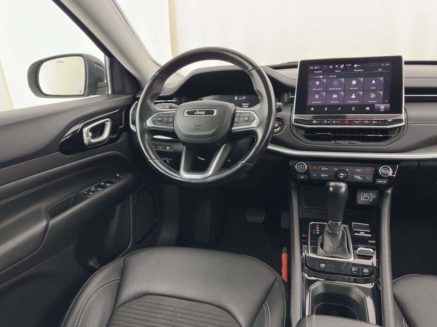 Jeep Compass 4xe 190 Plug-in Hybrid Electric Limited Lease Ed. (INCL-BTW) *LEATHER-FABRIC | FULL-LED | ADAPTIVE-CRUISE | CAMERA | CARPLAY | BLIND-SPOT | KEYLESS | DAB+ | DIGI-COCKPIT | PRIVACY-GLASS | COMFORT-SEATS | 19''ALU | TOWBAR*