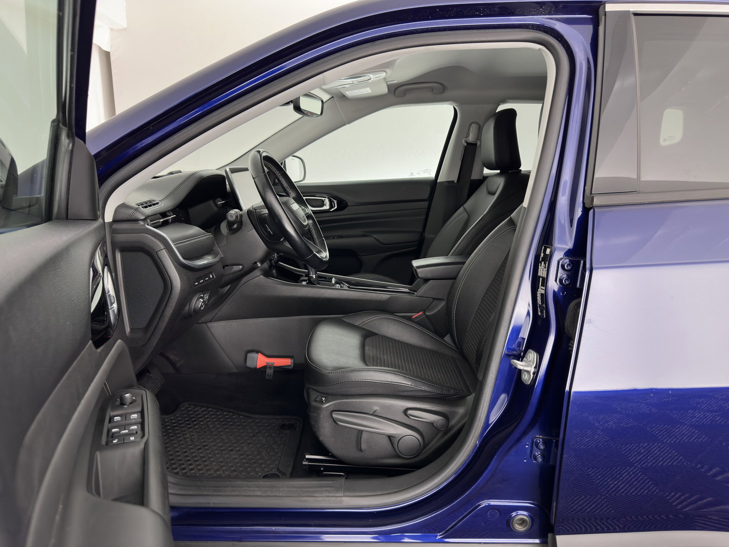 Jeep Compass 4xe 190 Plug-in Hybrid Electric Limited Lease Ed. (INCL-BTW) *LEATHER-FABRIC | FULL-LED | ADAPTIVE-CRUISE | CAMERA | CARPLAY | BLIND-SPOT | KEYLESS | DAB+ | DIGI-COCKPIT | PRIVACY-GLASS | COMFORT-SEATS | 19''ALU | TOWBAR*
