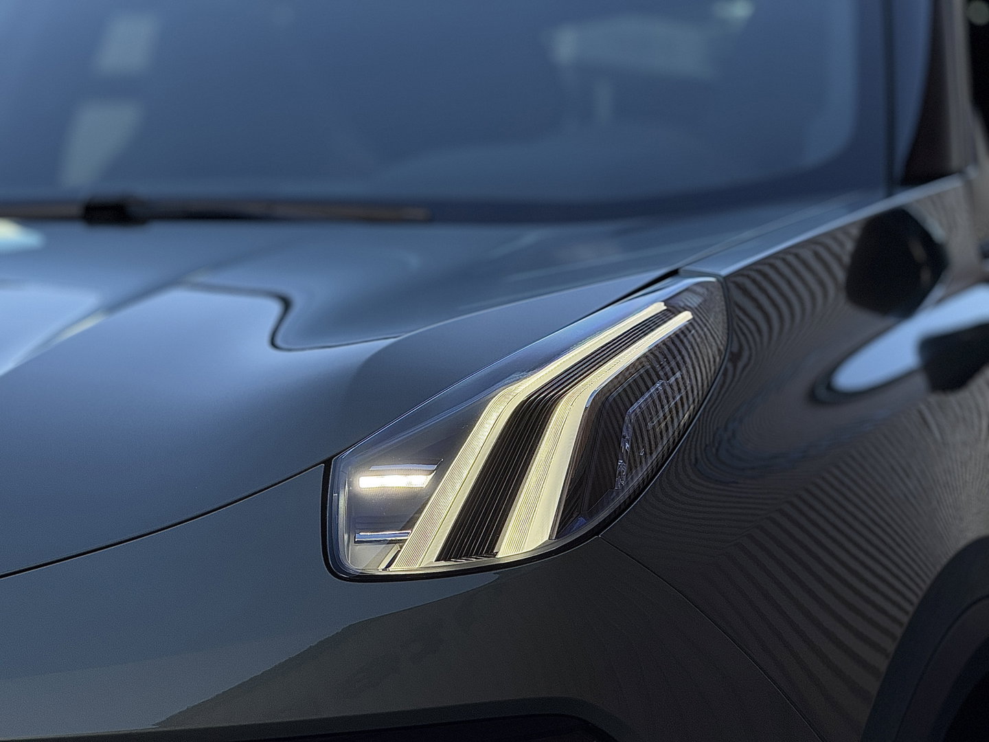 Lynk & Co 01 1.5 More | Panoramadak | Leder | 360° Camera | 20" Lichtmetaal | Infinity | Sfeerverlichtinig | Stuurverwarming | Elektrische Bestuurdersstoel | Stoelverwarming | Apple Carplay | Android Auto |
