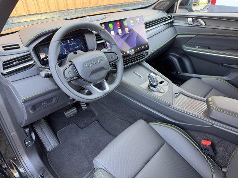 Lynk & Co 01 1.5 More | Panoramadak | Leder | 360° Camera | 20" Lichtmetaal | Infinity | Sfeerverlichtinig | Stuurverwarming | Elektrische Bestuurdersstoel | Stoelverwarming | Apple Carplay | Android Auto |