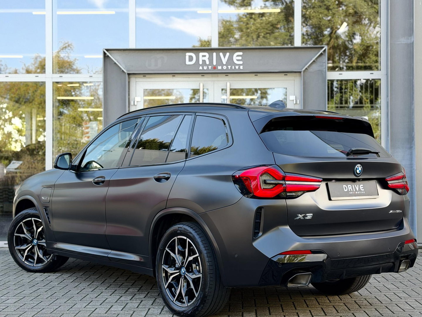 BMW X3 xDrive30e High Ex M-Sport LCI|Leer|Memory|Cam|Uniek: Individual Frozen Deep Grey|
