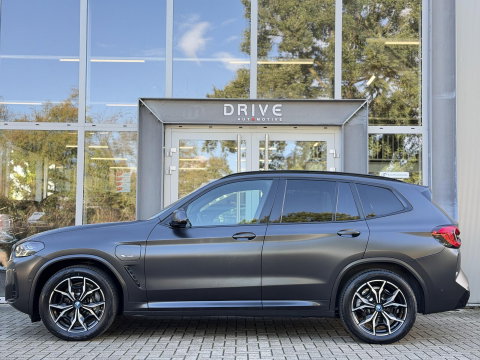 BMW X3 xDrive30e High Ex M-Sport LCI|Leer|Memory|Cam|Uniek: Individual Frozen Deep Grey|