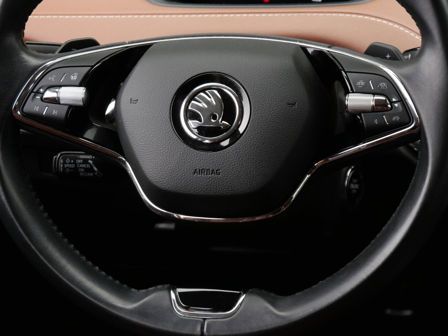 Škoda Enyaq iV 80/ WARMTEPOMP/ LEER/ ADAPTIVE/ TREKHAAK/ HEAD-UP/ SIDE ASSIST/ SOH 95%