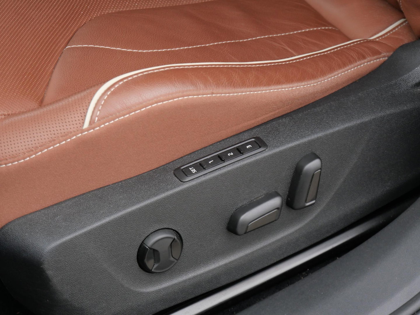 Škoda Enyaq iV 80/ WARMTEPOMP/ LEER/ ADAPTIVE/ TREKHAAK/ HEAD-UP/ SIDE ASSIST/ SOH 95%