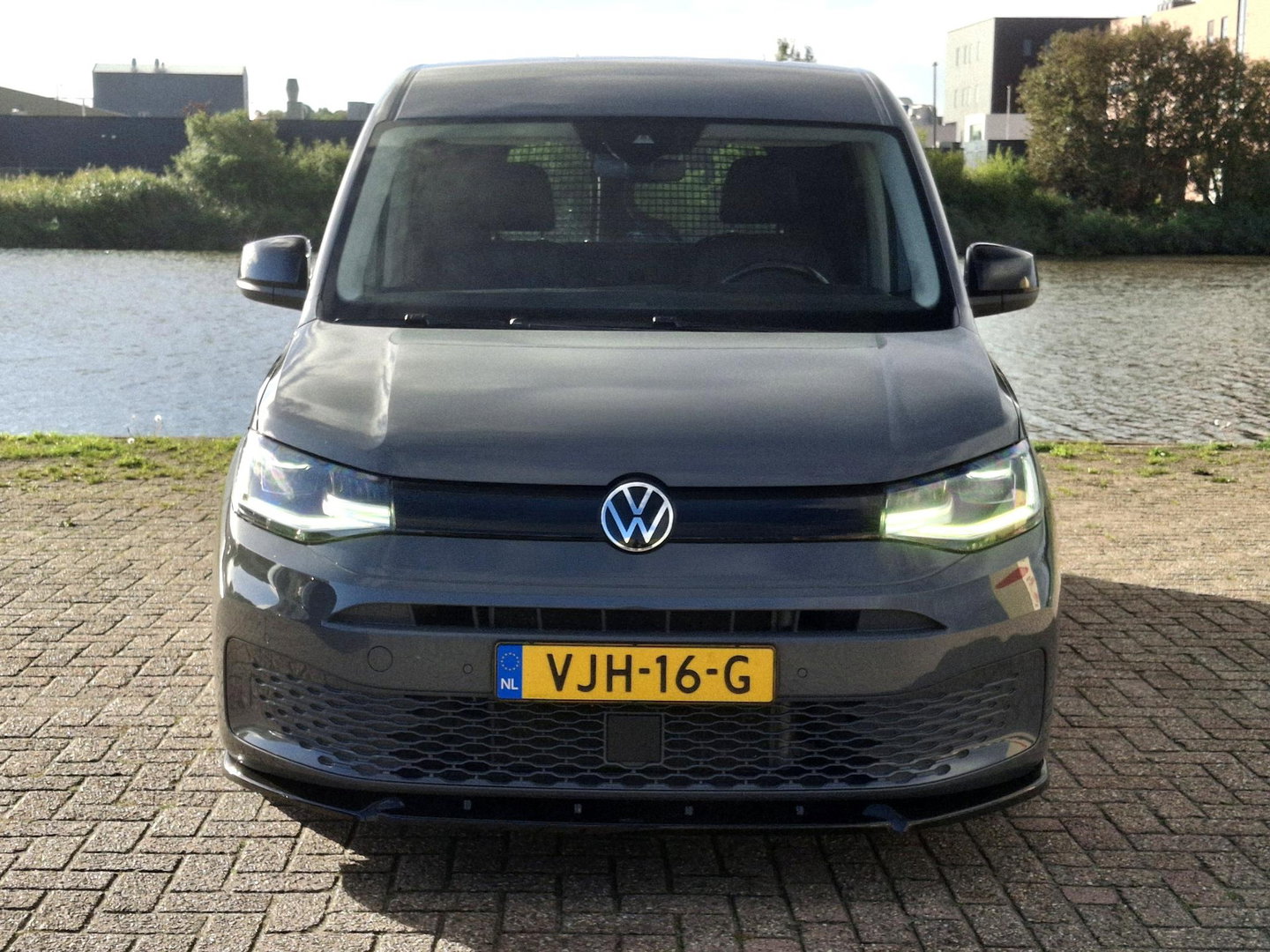 Volkswagen Caddy Cargo 2.0 TDI BUMPERPAKKET | CAMERA | AUT | LED | LEDER | SENSOREN VOOR + ACHTER
