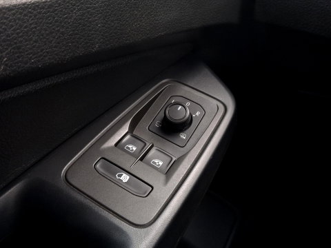 Volkswagen Caddy Cargo 2.0 TDI BUMPERPAKKET | CAMERA | AUT | LED | LEDER | SENSOREN VOOR + ACHTER