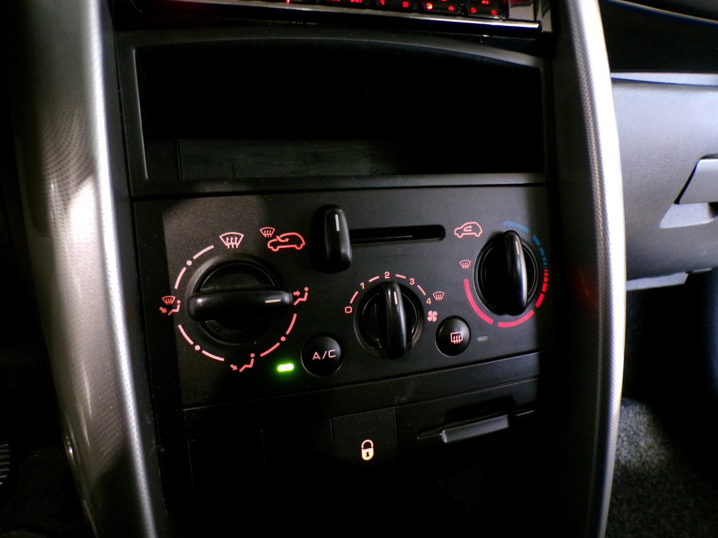 Peugeot 207 1.4 VTi Sublime "Origineel NL!" Bluetooth Cruise Airco Nieuwe-APK Sportstoelen Elektrische-ramen 3-maanden garantie !