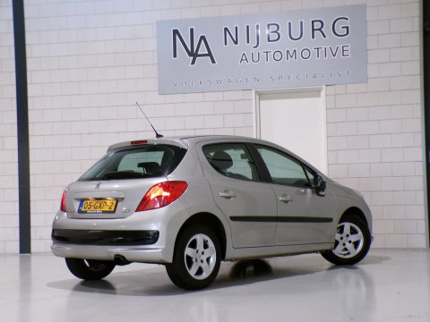 Peugeot 207 1.4 VTi Sublime "Origineel NL!" Bluetooth Cruise Airco Nieuwe-APK Sportstoelen Elektrische-ramen 3-maanden garantie !