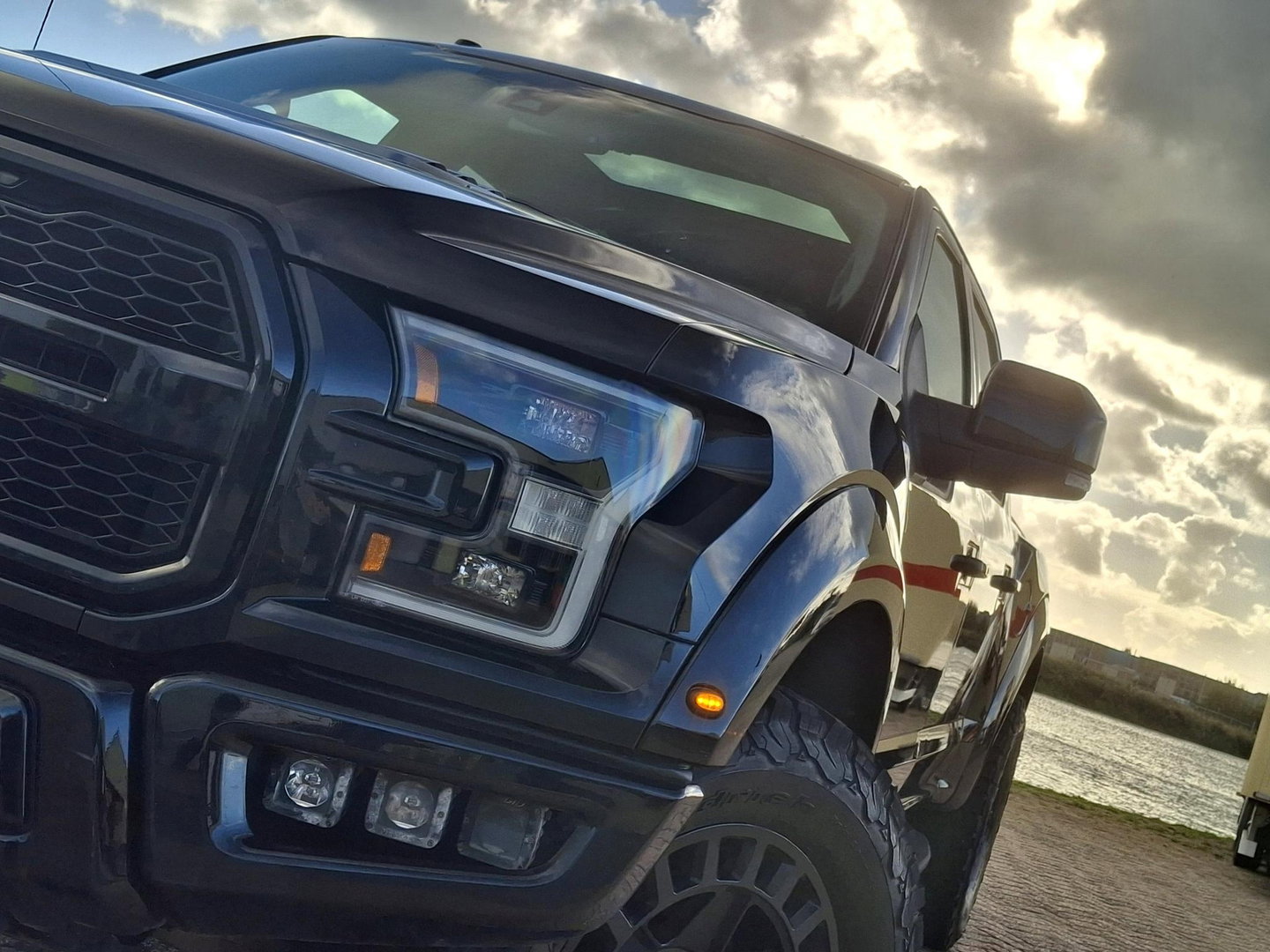 Ford F 150 USA 3.5 V6 SuperCrew Raptor | LAGE BIJTELLING | PRINS LPG | BF GOODRICH | LUXE UITGEVOERD | LED | LEDER | DIK IN DE OPTIES | SURROUND GELUIDSSYSTEEM