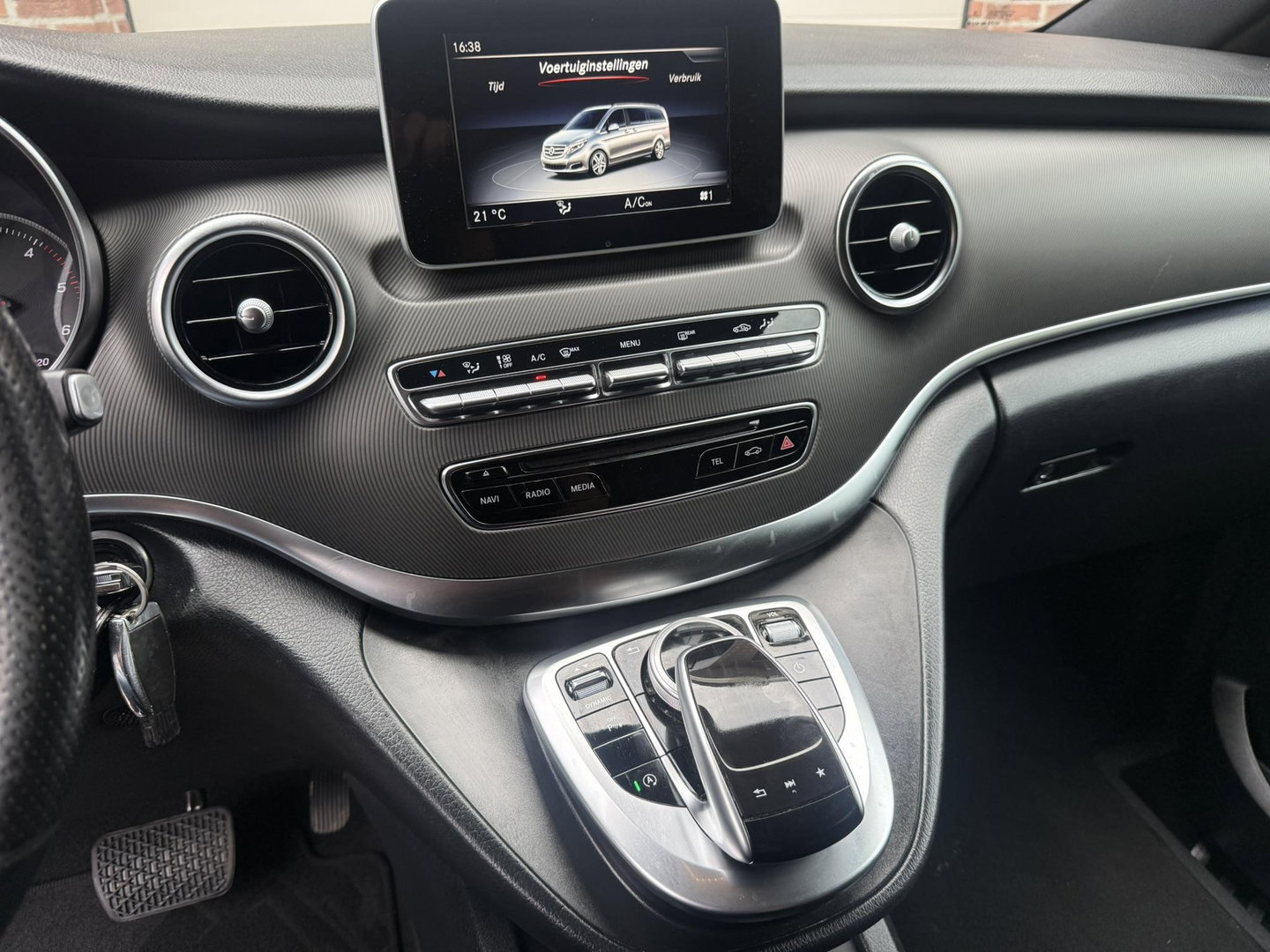 Mercedes-Benz V-Klasse 250d Extra Lang DC Edition 190 pk