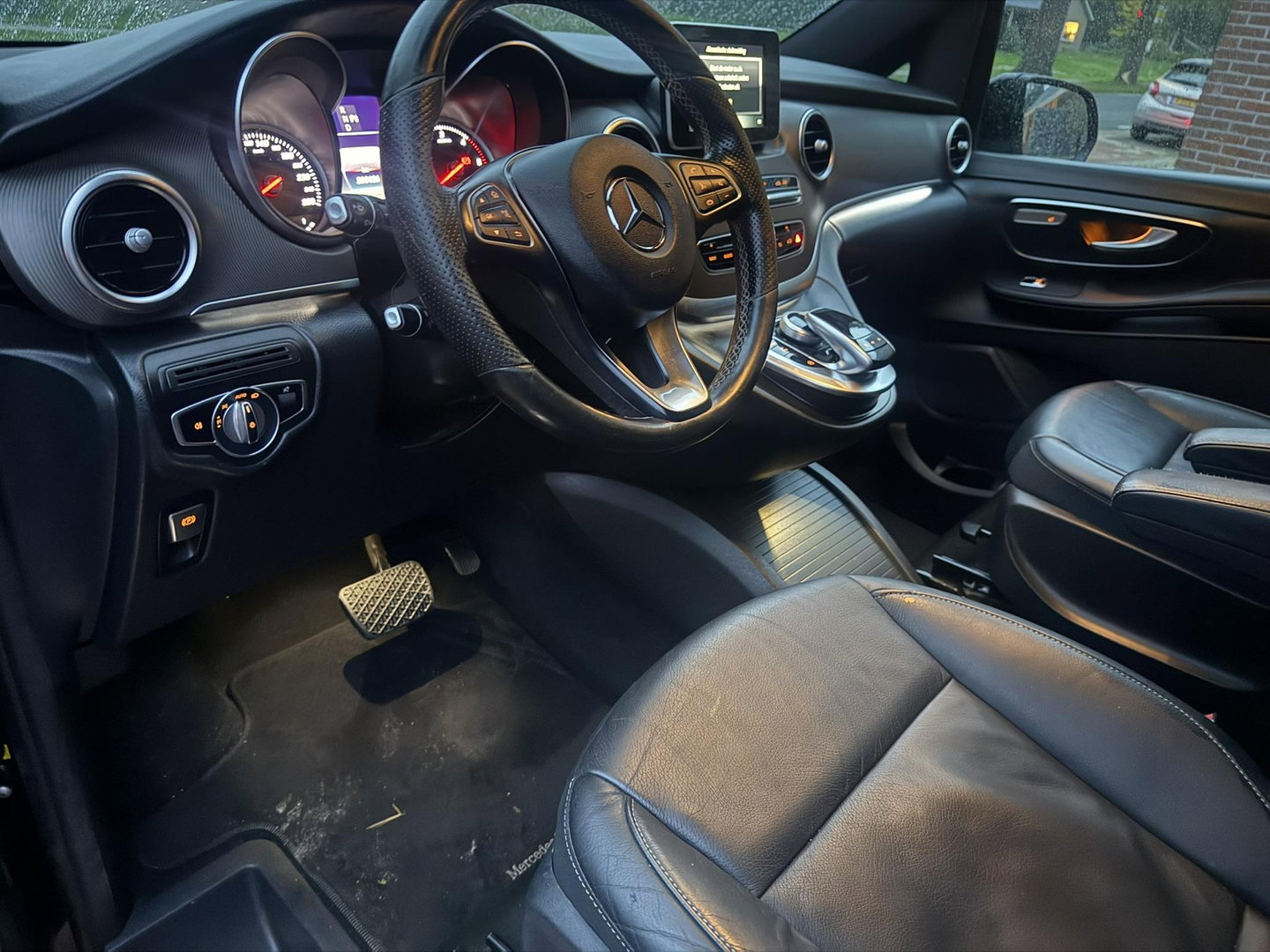 Mercedes-Benz V-Klasse 250d Extra Lang DC Edition 190 pk