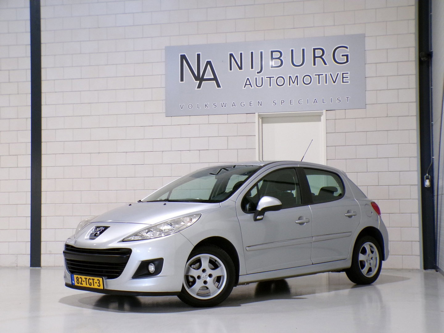 Peugeot 207 1.4 VTi Access "Origineel NL!" Trekhaak Airco 4-Seizoenen banden Cruise-control Elektrische ramen Lichtmetalen-velgen
