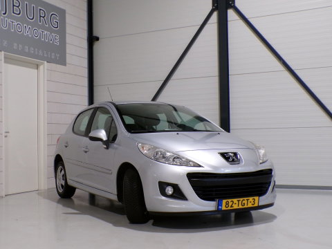 Peugeot 207 1.4 VTi Access "Origineel NL!" Trekhaak Airco 4-Seizoenen banden Cruise-control Elektrische ramen Lichtmetalen-velgen