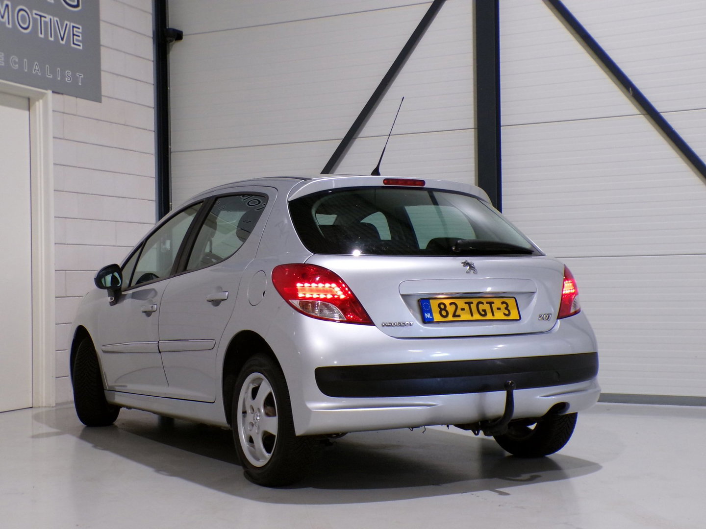 Peugeot 207 1.4 VTi Access "Origineel NL!" Trekhaak Airco 4-Seizoenen banden Cruise-control Elektrische ramen Lichtmetalen-velgen