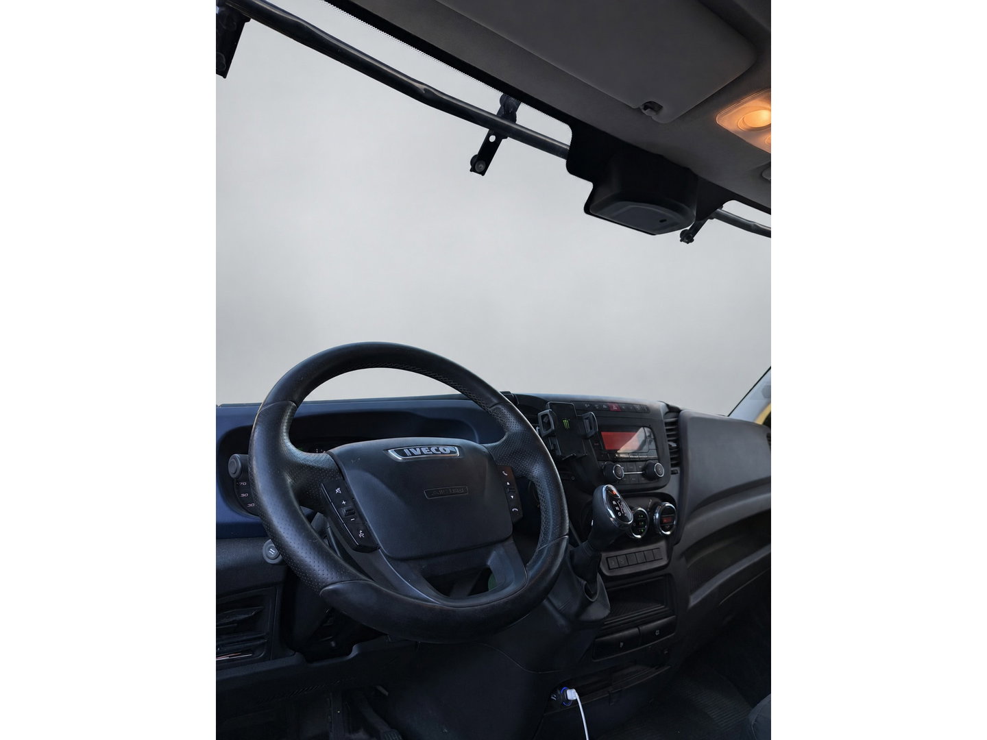 Iveco Daily 35S14V 2.3 L2H1 Edition Cruise, Airco, 3500kg Trekhaak, Radio, Clima, EURO6, Uniek!