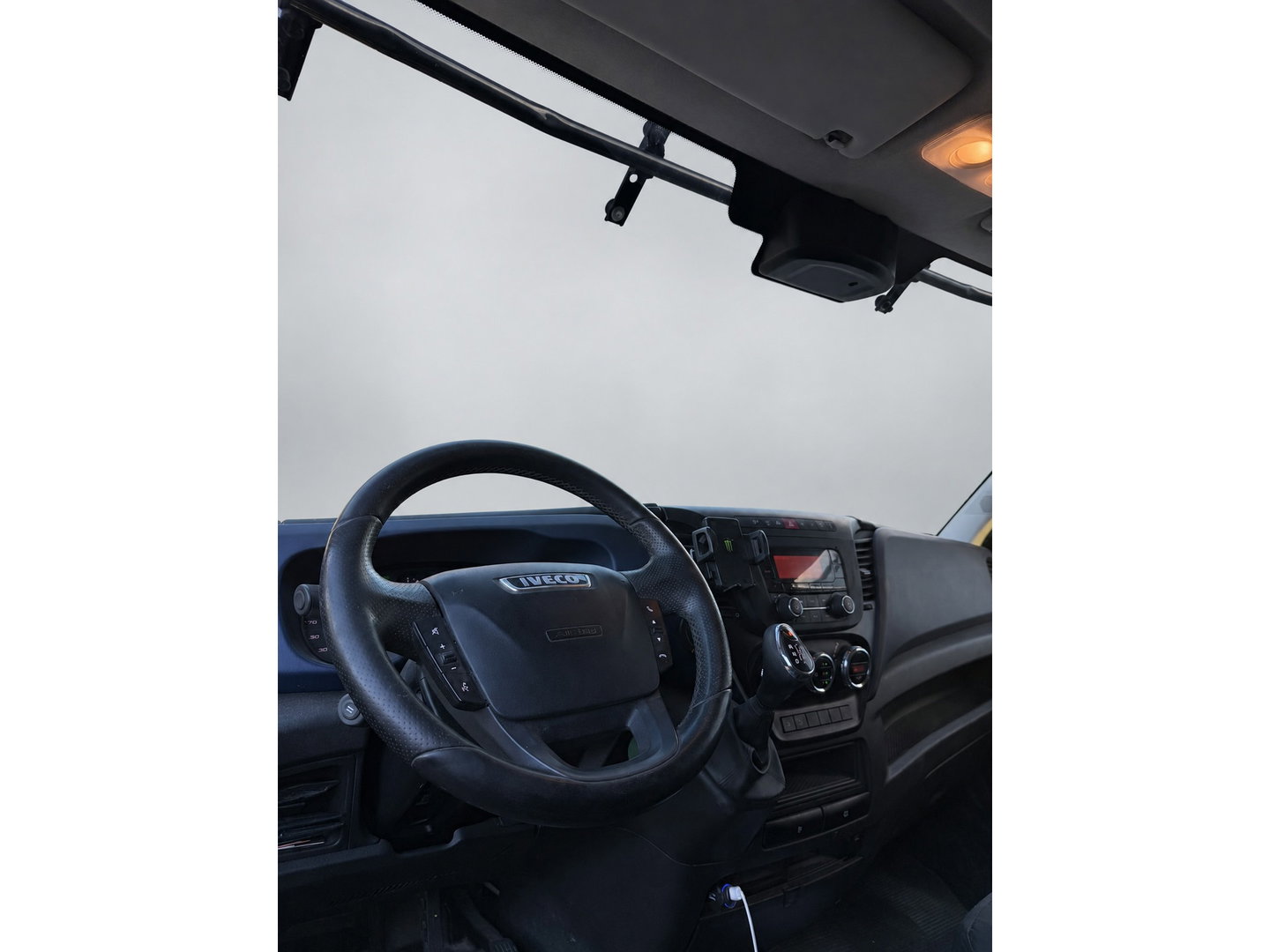 Iveco Daily 35S14V 2.3 L2H1 Edition Cruise, Airco, 3500kg Trekhaak, Radio, Clima, EURO6, Uniek!
