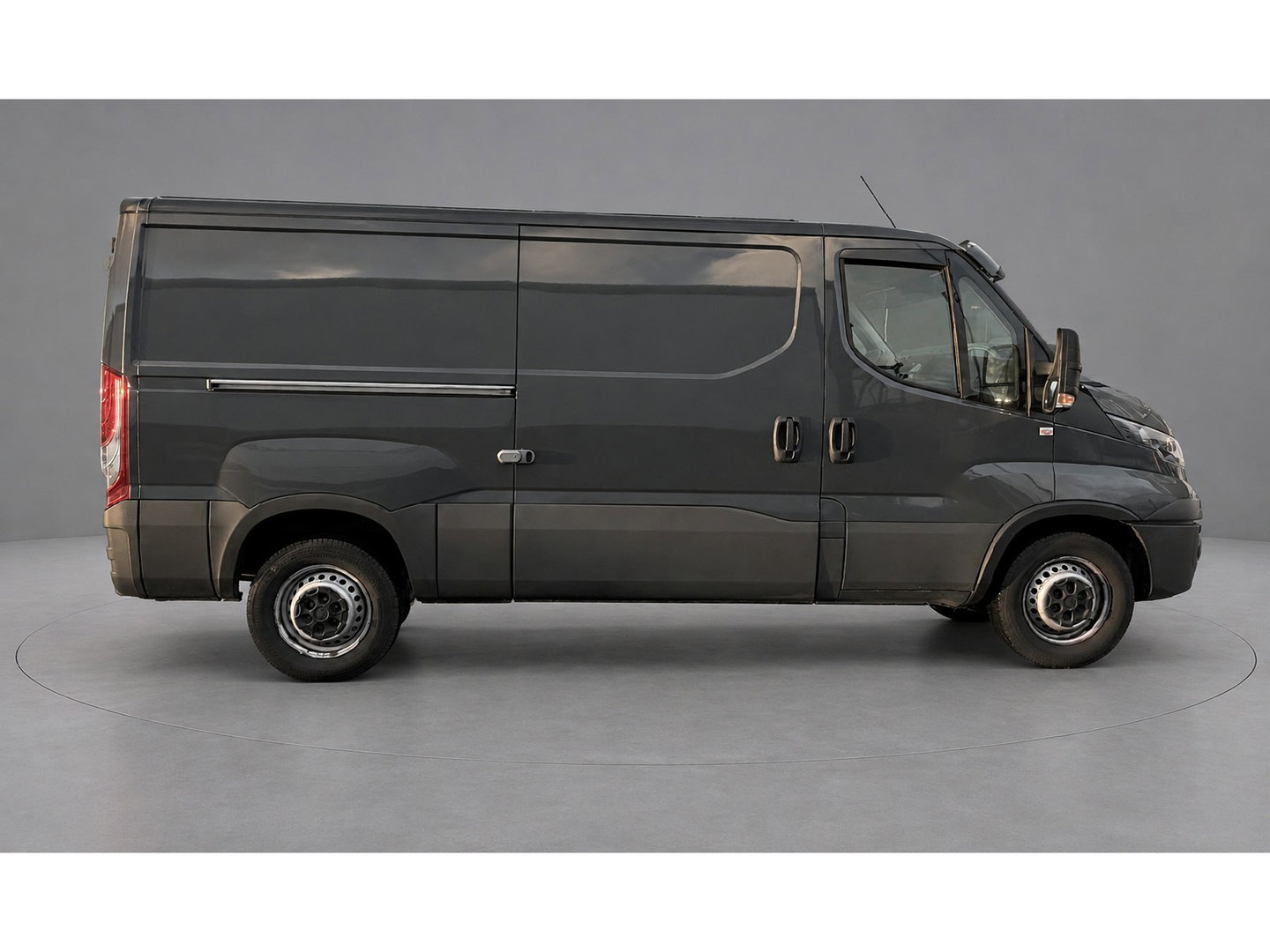 Iveco Daily 35S14V 2.3 L2H1 Edition Cruise, Airco, 3500kg Trekhaak, Radio, Clima, EURO6, Uniek!