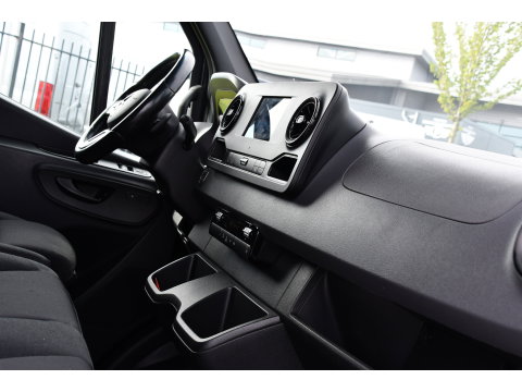 Mercedes-Benz Sprinter 316 RWD 2.2 CDI L2H2 Black Edition Adaptieve Cruise, 360 Camera, Carplay, LED, Stoelverwarming, Trekhaak, Sensoren, Automaat, Uniek!