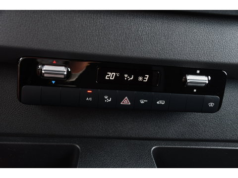 Mercedes-Benz Sprinter 316 RWD 2.2 CDI L2H2 Black Edition Adaptieve Cruise, 360 Camera, Carplay, LED, Stoelverwarming, Trekhaak, Sensoren, Automaat, Uniek!