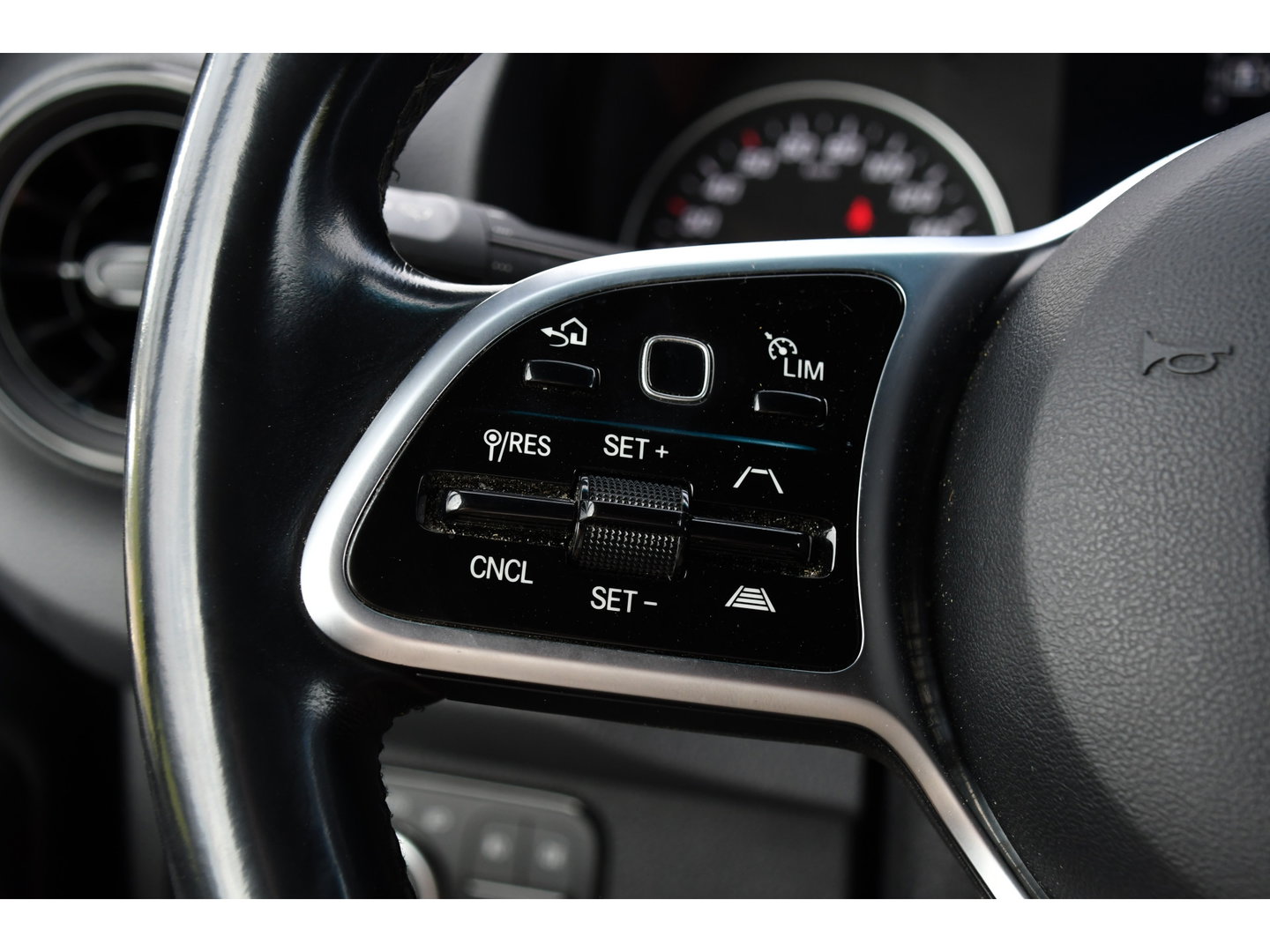 Mercedes-Benz Sprinter 316 RWD 2.2 CDI L2H2 Black Edition Adaptieve Cruise, 360 Camera, Carplay, LED, Stoelverwarming, Trekhaak, Sensoren, Automaat, Uniek!