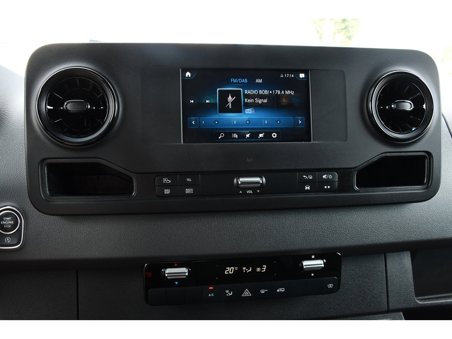 Mercedes-Benz Sprinter 316 RWD 2.2 CDI L2H2 Black Edition Adaptieve Cruise, 360 Camera, Carplay, LED, Stoelverwarming, Trekhaak, Sensoren, Automaat, Uniek!