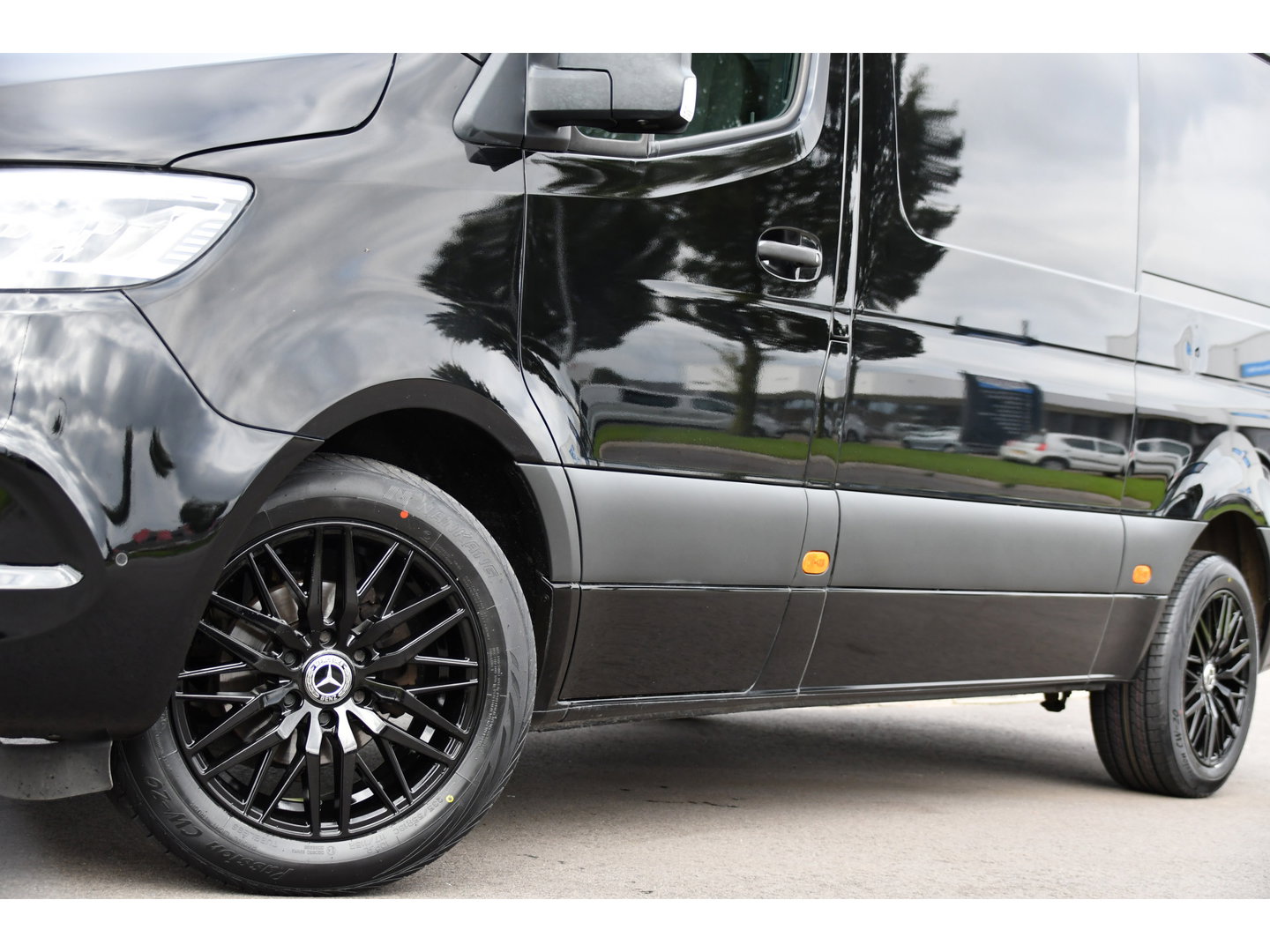 Mercedes-Benz Sprinter 316 RWD 2.2 CDI L2H2 Black Edition Adaptieve Cruise, 360 Camera, Carplay, LED, Stoelverwarming, Trekhaak, Sensoren, Automaat, Uniek!