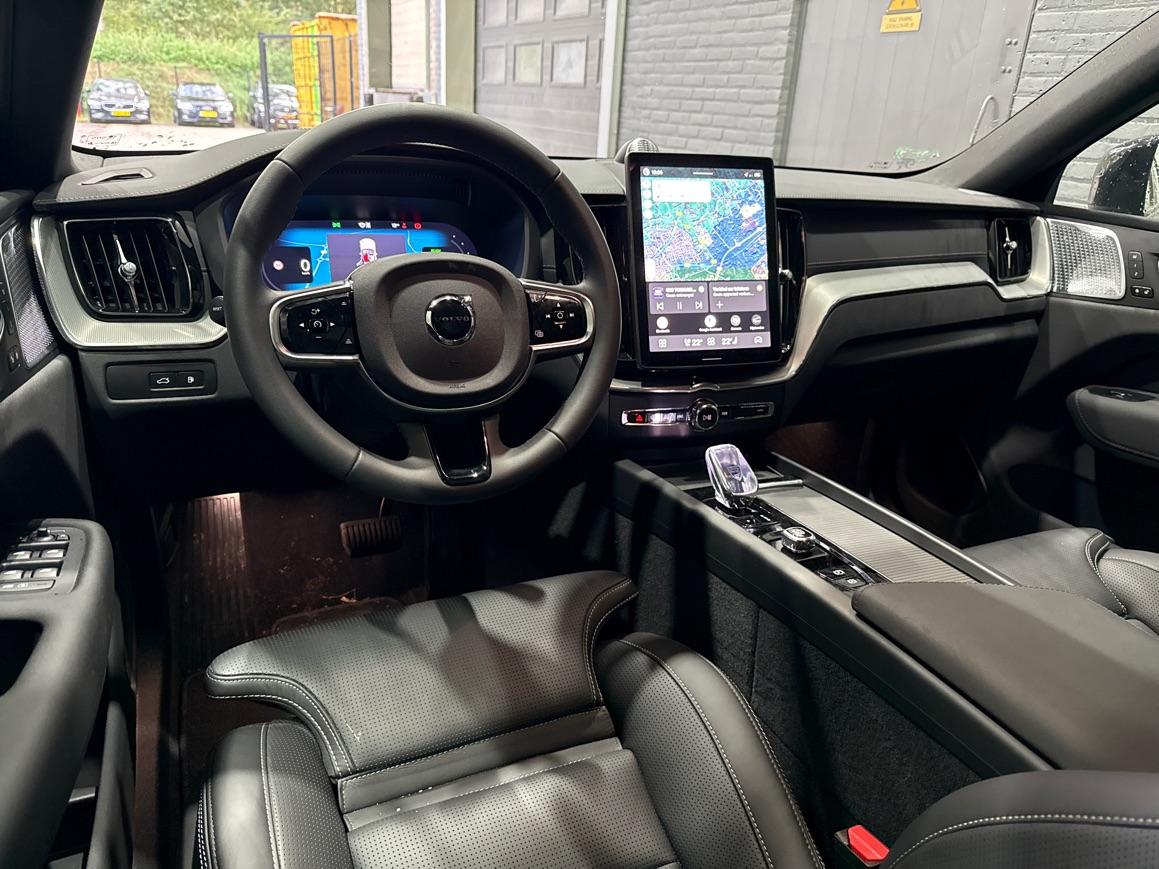 Volvo XC60 T6 Ultra Black Edition | Luchtvering | Bowers&Wilkins | Stoelventilatie | ACC | Trekhaak