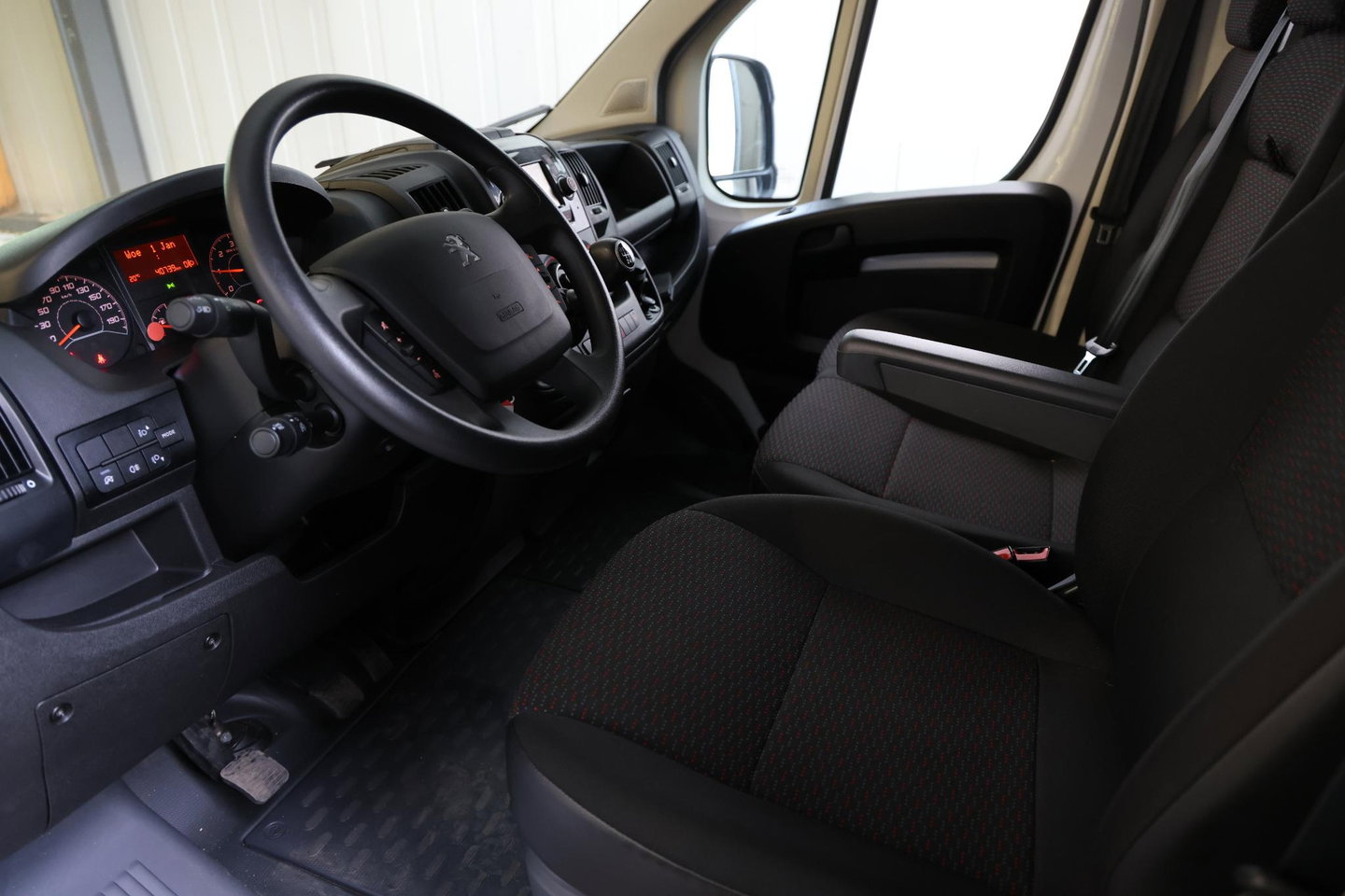 Peugeot Boxer 2.2 BlueHDi 140 L4H2 HEAVY DUTY