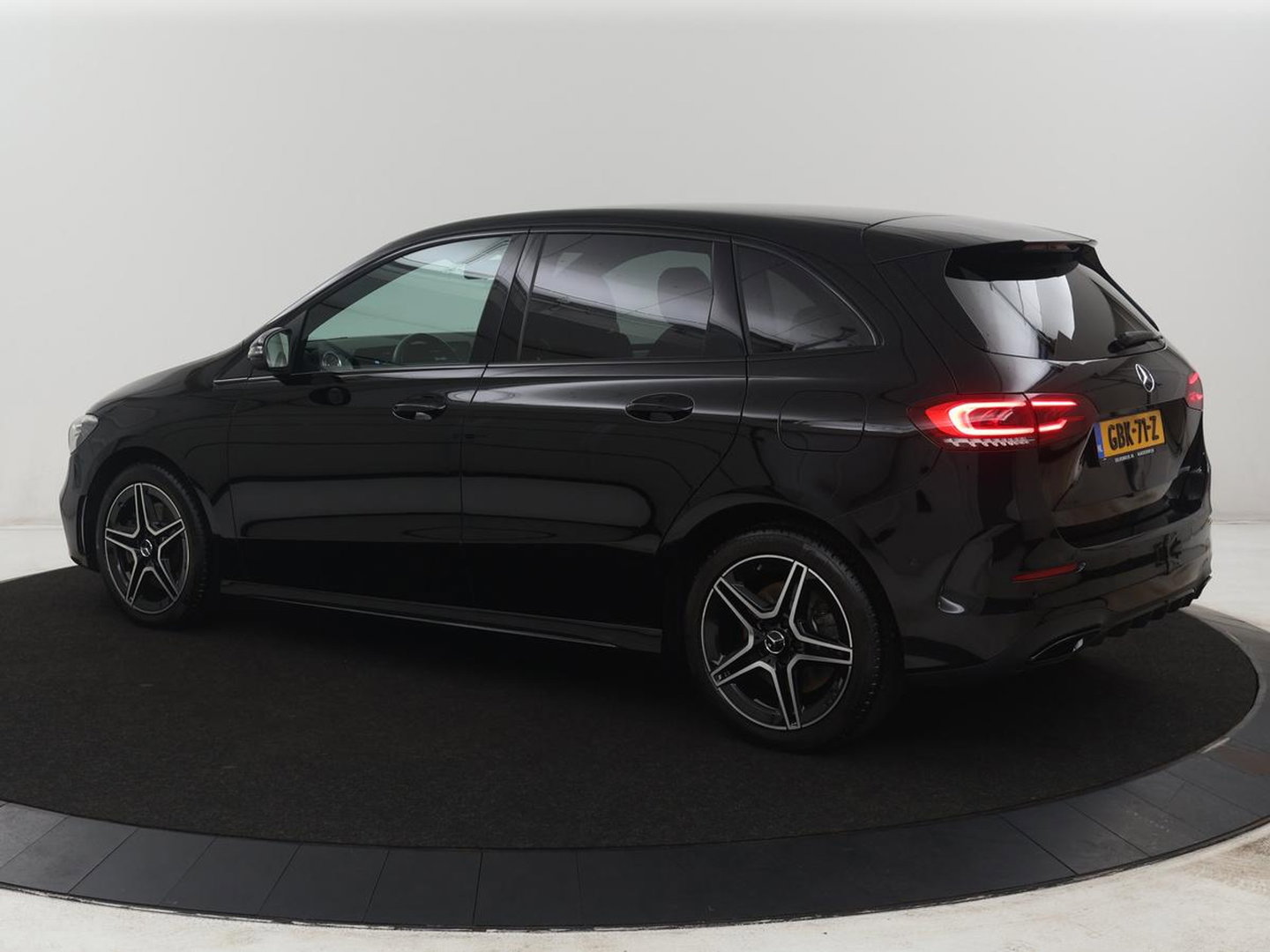 Mercedes-Benz B-Klasse 250 e Premium Plus AMG-Line | Camera | Navigatie | LED | Stoelverwarming |