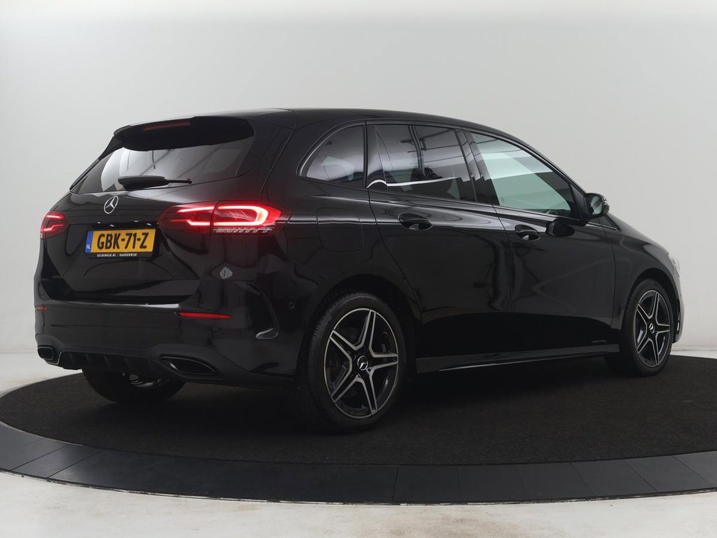 Mercedes-Benz B-Klasse 250 e Premium Plus AMG-Line | Camera | Navigatie | LED | Stoelverwarming |