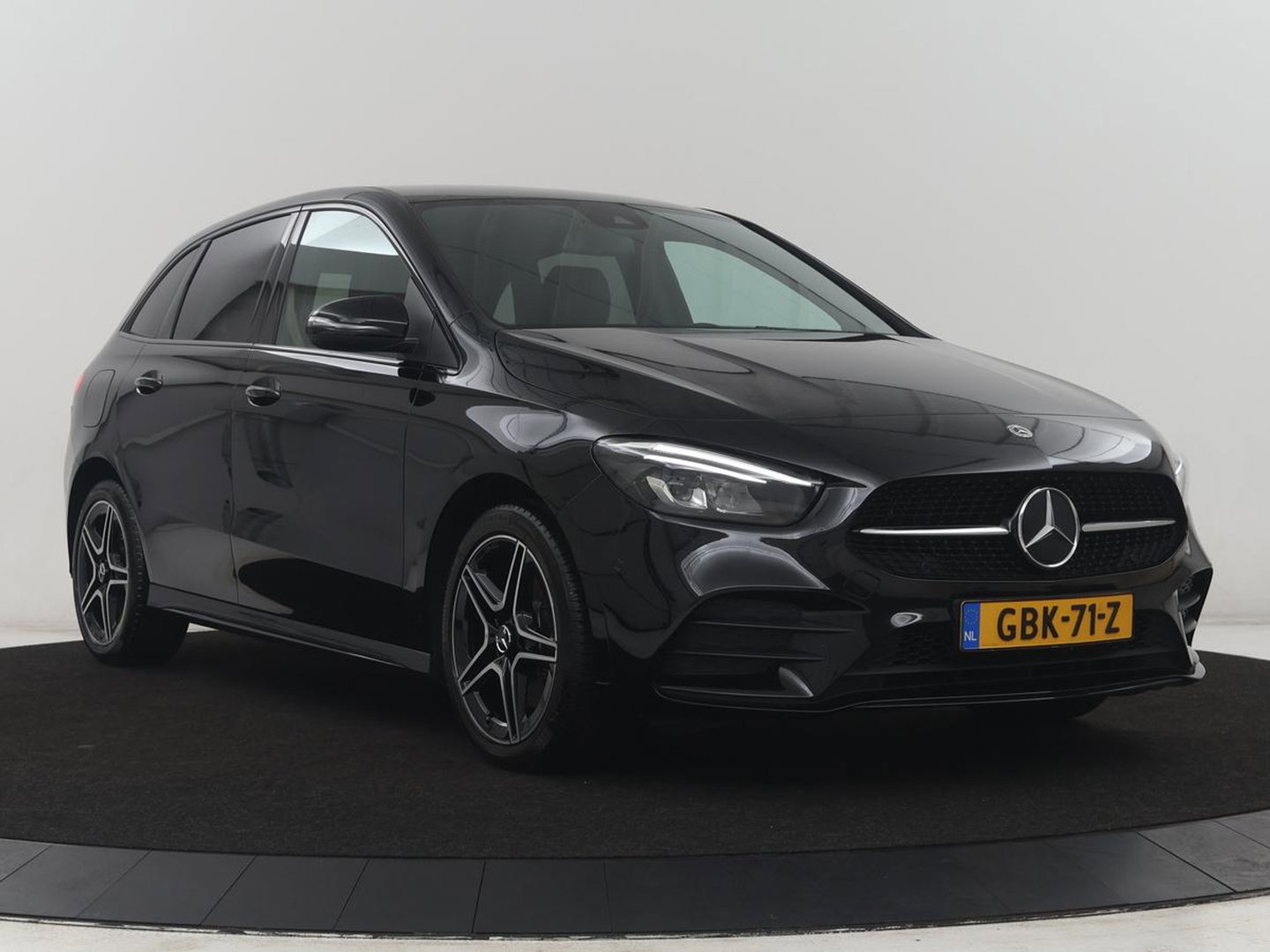 Mercedes-Benz B-Klasse 250 e Premium Plus AMG-Line | Camera | Navigatie | LED | Stoelverwarming |