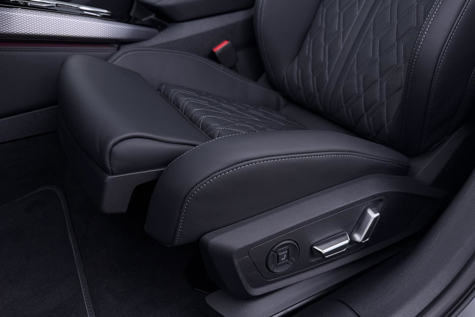 Audi A6 S edition Competition Quattro | Sportstoelen Plus | Passenger Display | B&O | Massage+Ventilatie | 21 Inch