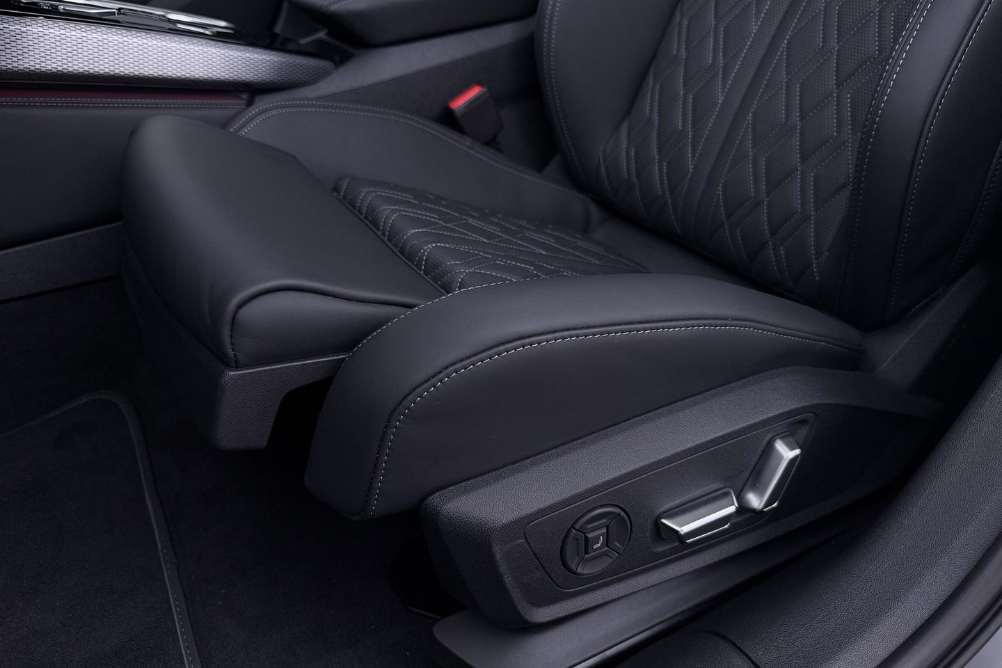 Audi A6 S edition Competition Quattro | Sportstoelen Plus | Passenger Display | B&O | Massage+Ventilatie | 21 Inch