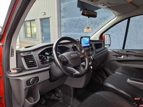 Ford Transit Custom 300 2.0 TDCI L2H1 Trend DC DUBBEL CABINE / AIRCO / CRUISE CONTROLE / TREKHAAK