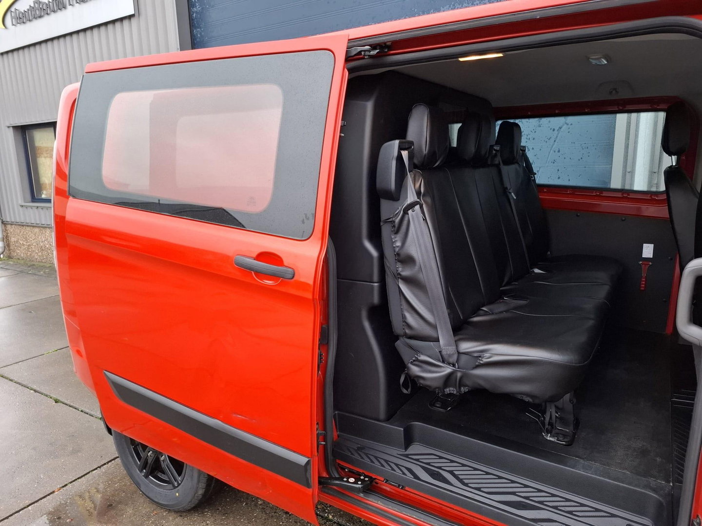 Ford Transit Custom 300 2.0 TDCI L2H1 Trend DC DUBBEL CABINE / AIRCO / CRUISE CONTROLE / TREKHAAK