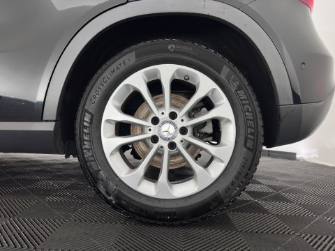Mercedes-Benz GLA 180 d Lease Edition (INCL-BTW) *LEATHER-FABRIC | XENON | NAVI-FULLMAP | COMFORTSEATS | AIRCO | PDC | CRUISE | 17''ALU*